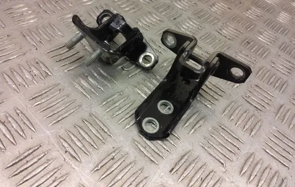 Mitsubishi Outlander Rear door upper hinge 5732A054
