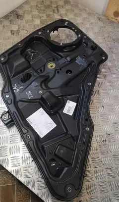 Volkswagen Tiguan Rear window lifting mechanism without motor 5n0839729k