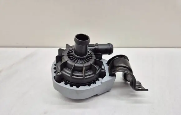 Volkswagen ID.3 Electric auxiliary coolant/water pump 1EA965567A