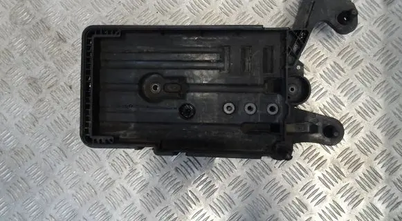 Volkswagen Golf VII Battery box tray 