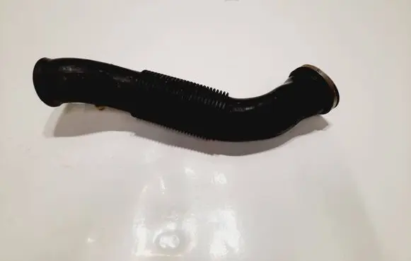 Air intake hose/pipe
