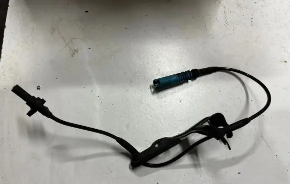 BMW 5 E60 E61 ABS brake wheel speed sensor 6908705