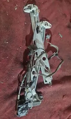 Renault Captur Front door manual window regulator 8200772526