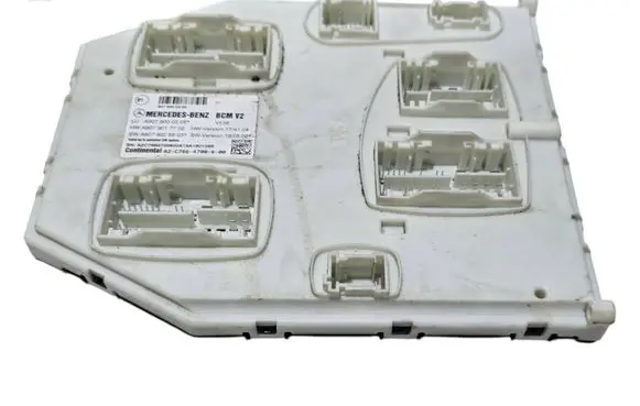 Mercedes-Benz Sprinter W907 W910 Fuse box set A9079000305