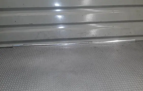 Volvo S80 Rear glass trim 