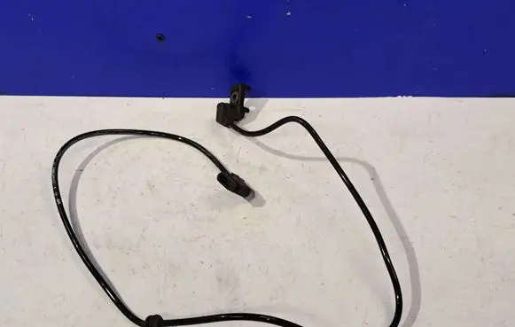 Mercedes-Benz S W221 ABS brake wheel speed sensor A2215409810