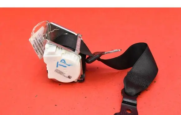 BMW 5 F10 F11 Front seatbelt 33061262D