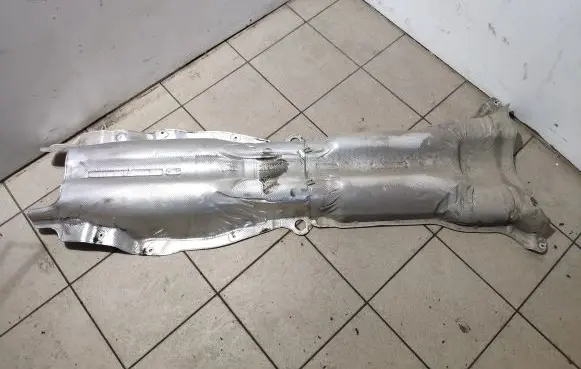 BMW 5 F10 F11 Heat shield in engine bay 7202858 51487202858