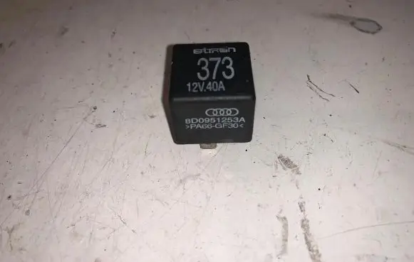 Audi A8 S8 D2 4D Other relay 8D0951253A C4014