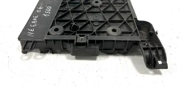Renault Megane II Battery tray 8200166032