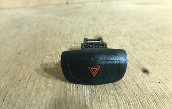 Nissan Primera Hazard light switch NILES06016