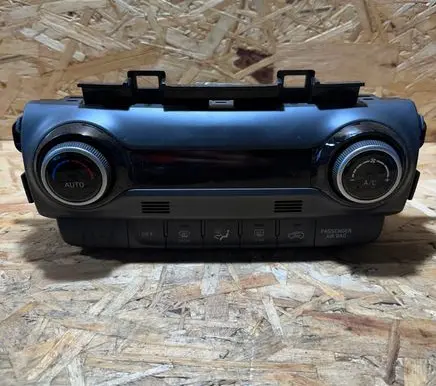 Hyundai Kona I Climate control/heater control trim C200367800