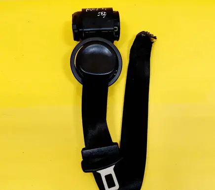 Audi A4 S4 B5 8D Rear seatbelt 4A5857709J