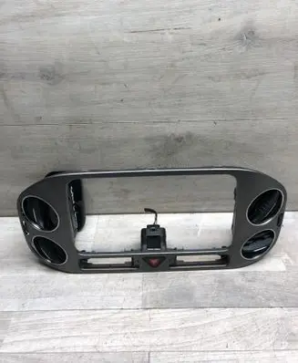 Volkswagen Golf Plus Climate control/heater control trim 5M0858071K