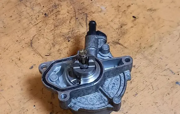 KIA Venga Vacuum pump 288102A101