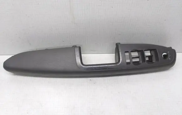 Audi A4 S4 B7 8E 8H Front door interior handle trim 8E1867173B 118421100100 8E1867171B