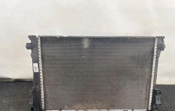 Mercedes-Benz E W212 Coolant radiator A0995002703 X3870002