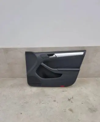 Volkswagen Jetta VI Front door card panel trim 5C7867012 T0505530 TL52388D
