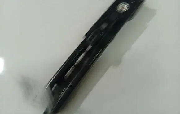 Volkswagen PASSAT B6 Seat belt adjustment rail 0055615