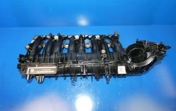 Jaguar XE Intake manifold G4D3-9424-AC 26112015A09131