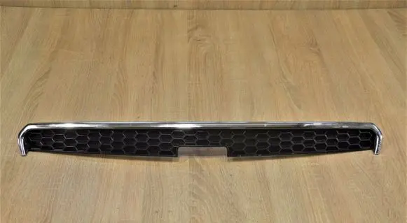 Chevrolet Captiva Front bumper upper radiator grill