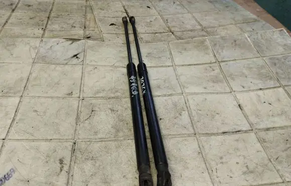 Volkswagen Polo IV 9N3 Tailgate/trunk strut/damper 6Q6827550C