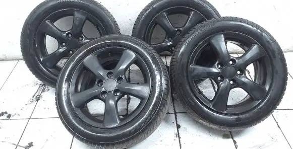 R16 alloy rim