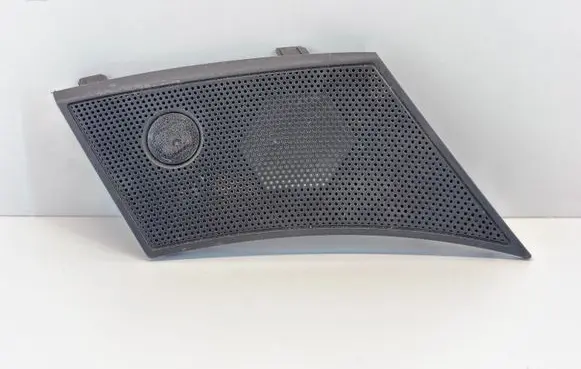 Nissan Qashqai Side speaker trim/cover P10520 K77770