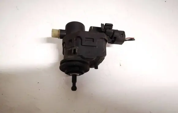 Headlight level adjustment motor