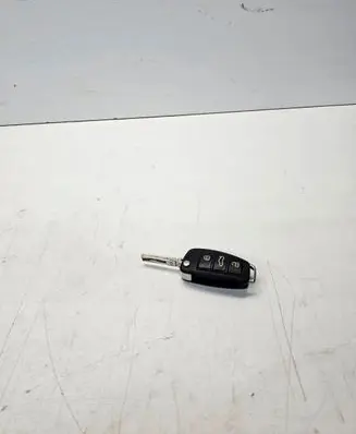 Audi Q3 8U Ignition key/card 