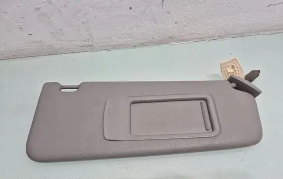 Sun visor