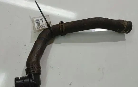 Skoda Superb B6 (3T) Engine coolant pipe/hose 