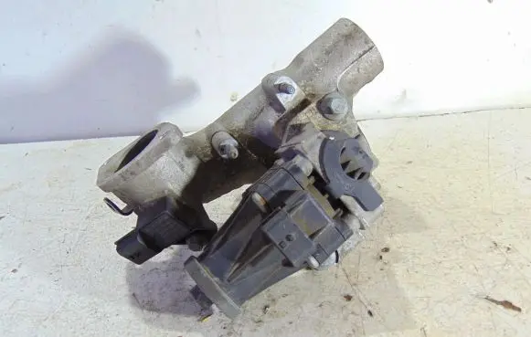 Renault Clio IV EGR valve H8200129863