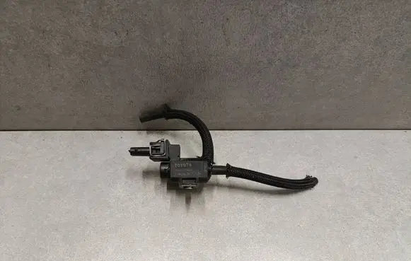 Toyota Avensis T250 Turbo solenoid valve 258600R010 72828606