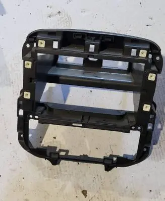 Renault Trafic III (X82) Radio/GPS head unit trim 93865844