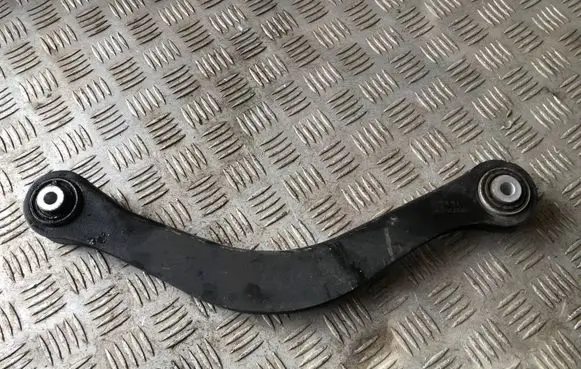 Rear control arm