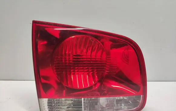 Tailgate rear/tail lights