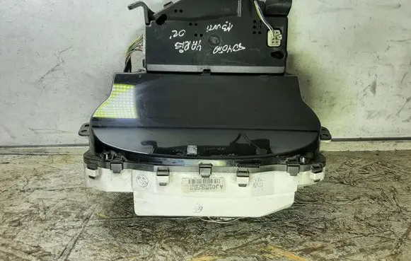 Toyota Yaris Speedometer (instrument cluster) 8380052510 4573000421