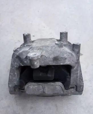 Skoda Superb B6 (3T) Engine mount bracket 1K0198262