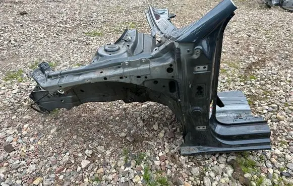 Cupra Leon Front quarter panel 