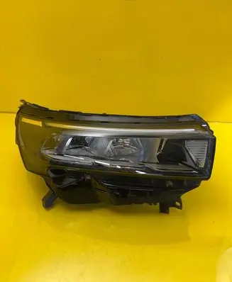 Nissan Townstar Headlight/headlamp 260107139R