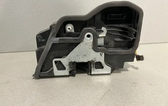 BMW 4 F32 F33 Front door lock 7229461 A053702