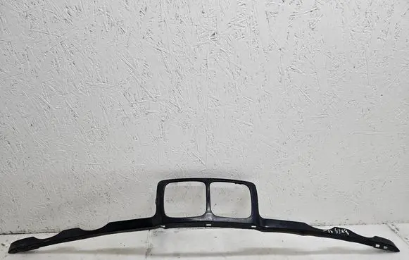 BMW 5 E34 Front bumper upper radiator grill