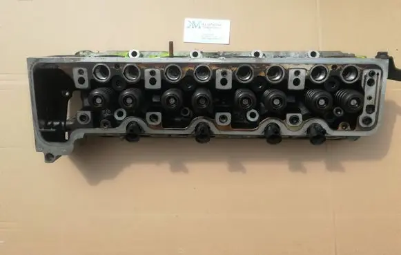 Mercedes-Benz SL R107 Engine head 1160163901
