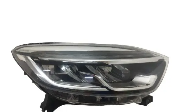 Renault Captur Headlight/headlamp 260107244R 01297706