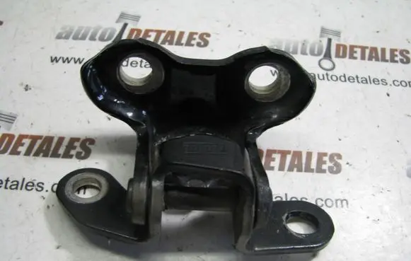 Toyota Corolla Verso AR10 Rear door upper hinge