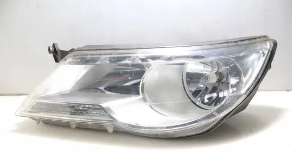 Volkswagen Tiguan Headlight/headlamp