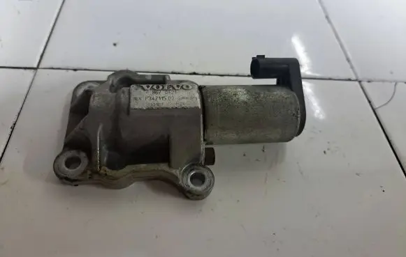 Volvo V70 Camshaft vanos timing valve F34711502 8670421