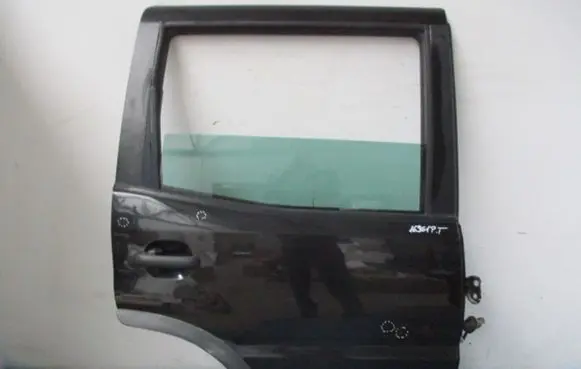 Nissan Terrano Rear door