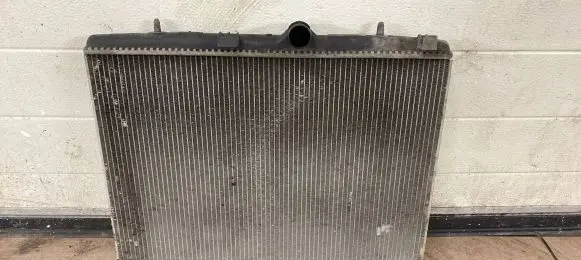 Citroen DS3 Coolant radiator 9650903880